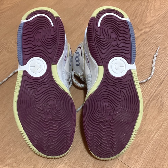 Nike Air Deldon Basketball shoes - Picture 5 of 5